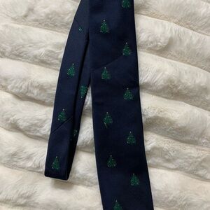 Vtg Robert Talbots Silk Navy Tie with Green Christmas Trees 56x3